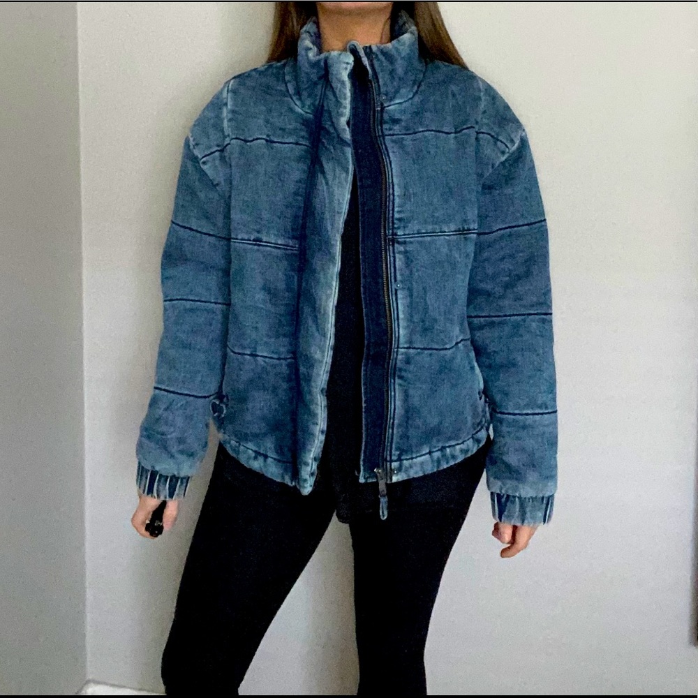 American Eagle denim puffer jacket. Size Small